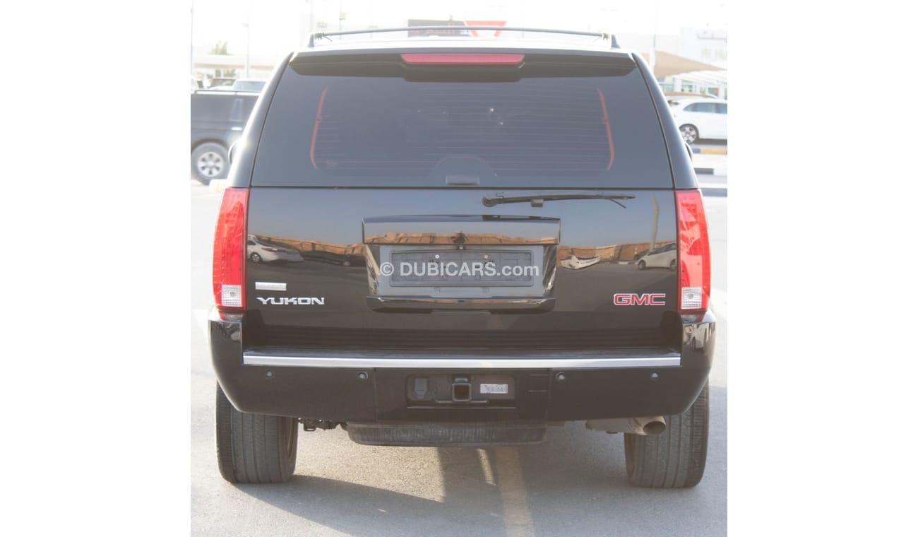 GMC Yukon GMC YOUKAN DENALI 2010