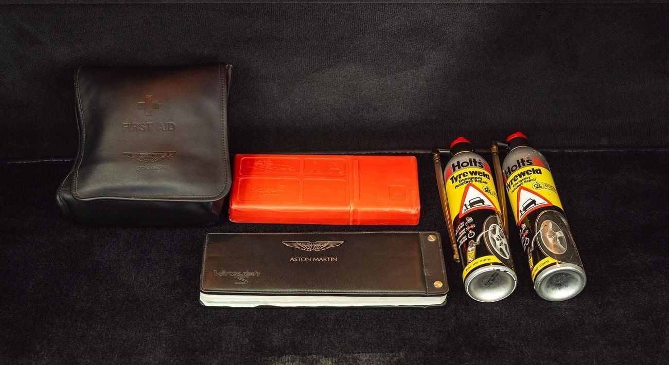 Aston Martin Vanquish S - Manual gearbox