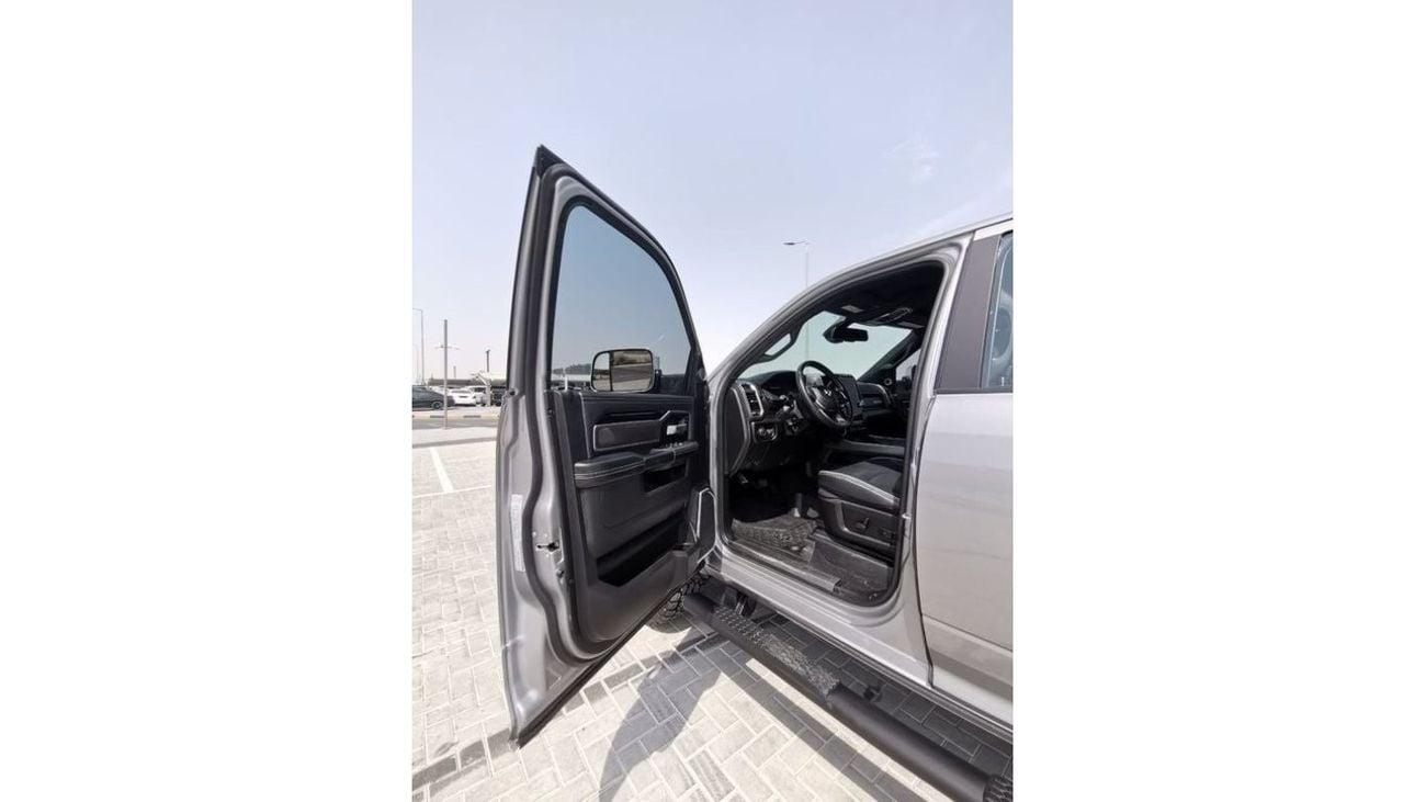 RAM 2500 Dodge RAM Laramie Diesel ( Cummins 6.7L Heavyduty Turbo Diesel ) - 2022 - Silver