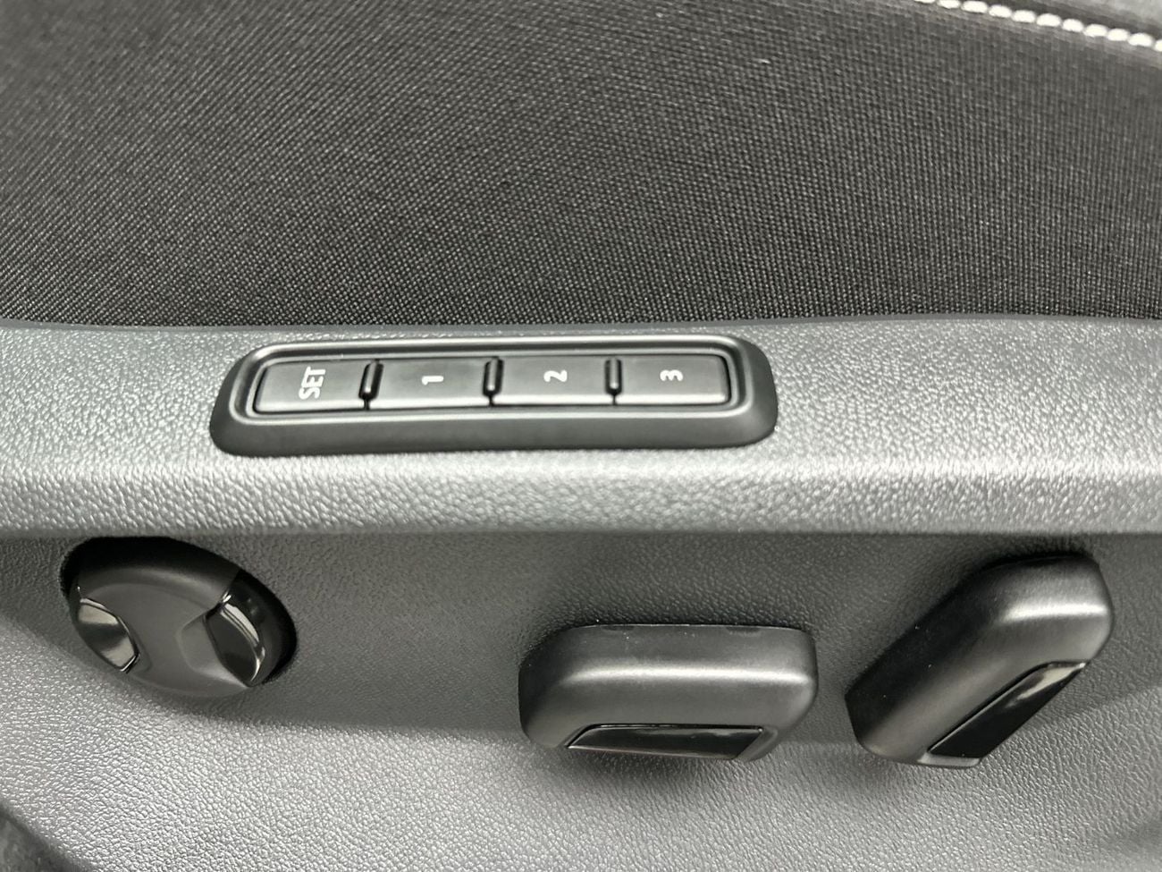 فولكس واجن تيرامونت Comfortline 3.6L Comfortline 2.0 (Ref#53632) - 34,100 AED SAVINGS from New Car