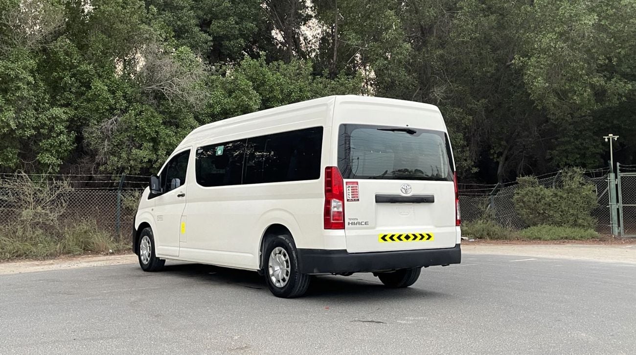 Toyota Hiace GL ACCIDENTS FREE - GCC - V6 - HIGHROOF - PERFECT CONDITION INSIDE OUT