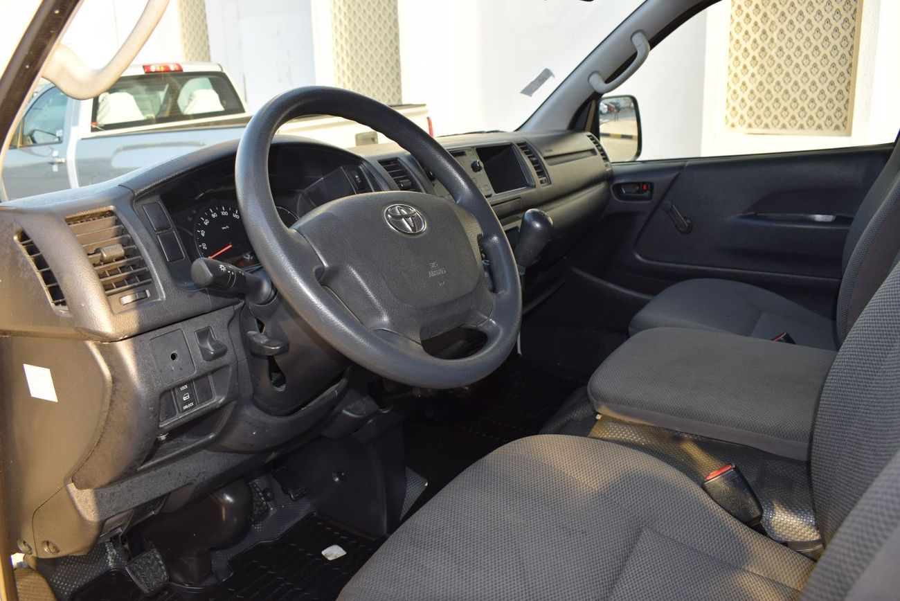 Toyota Hiace GLS - High Roof Toyota Hiace Highroof Van 2.7 ltr, model:2021. Excellent condition