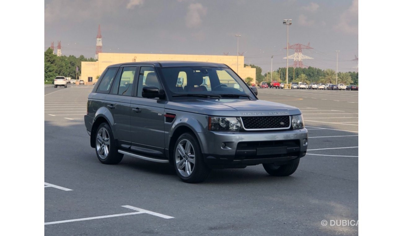 Land Rover Range Rover Sport Model 2013 GCC CAR PREFECT CONDITION INSIDE AND OUTSIDE FULL OPTION SUN ROOF LEATHER SEATS NAVIGATIO
