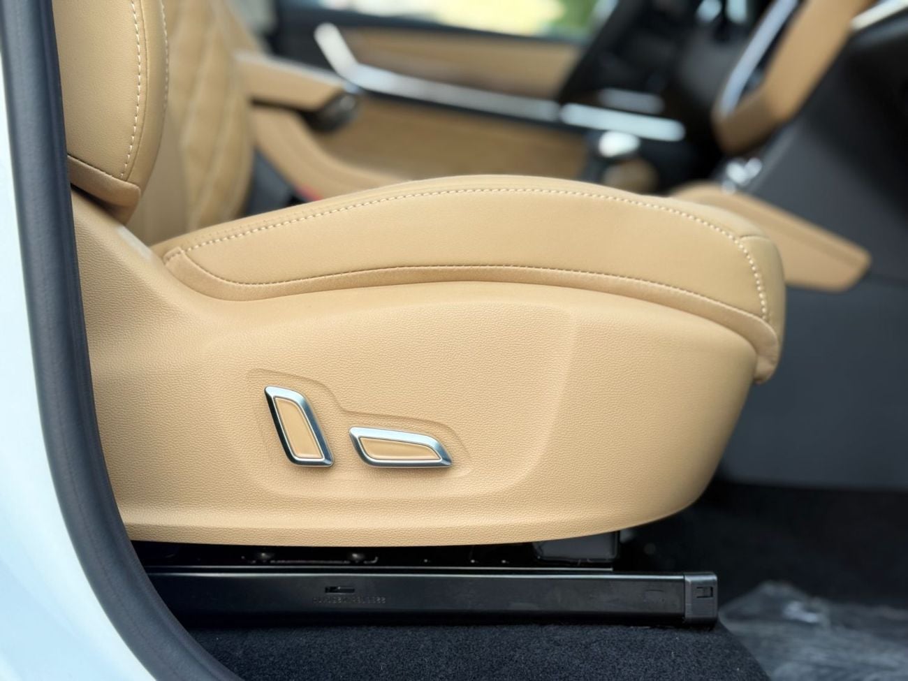أم جي RX8 Luxury 2.0L