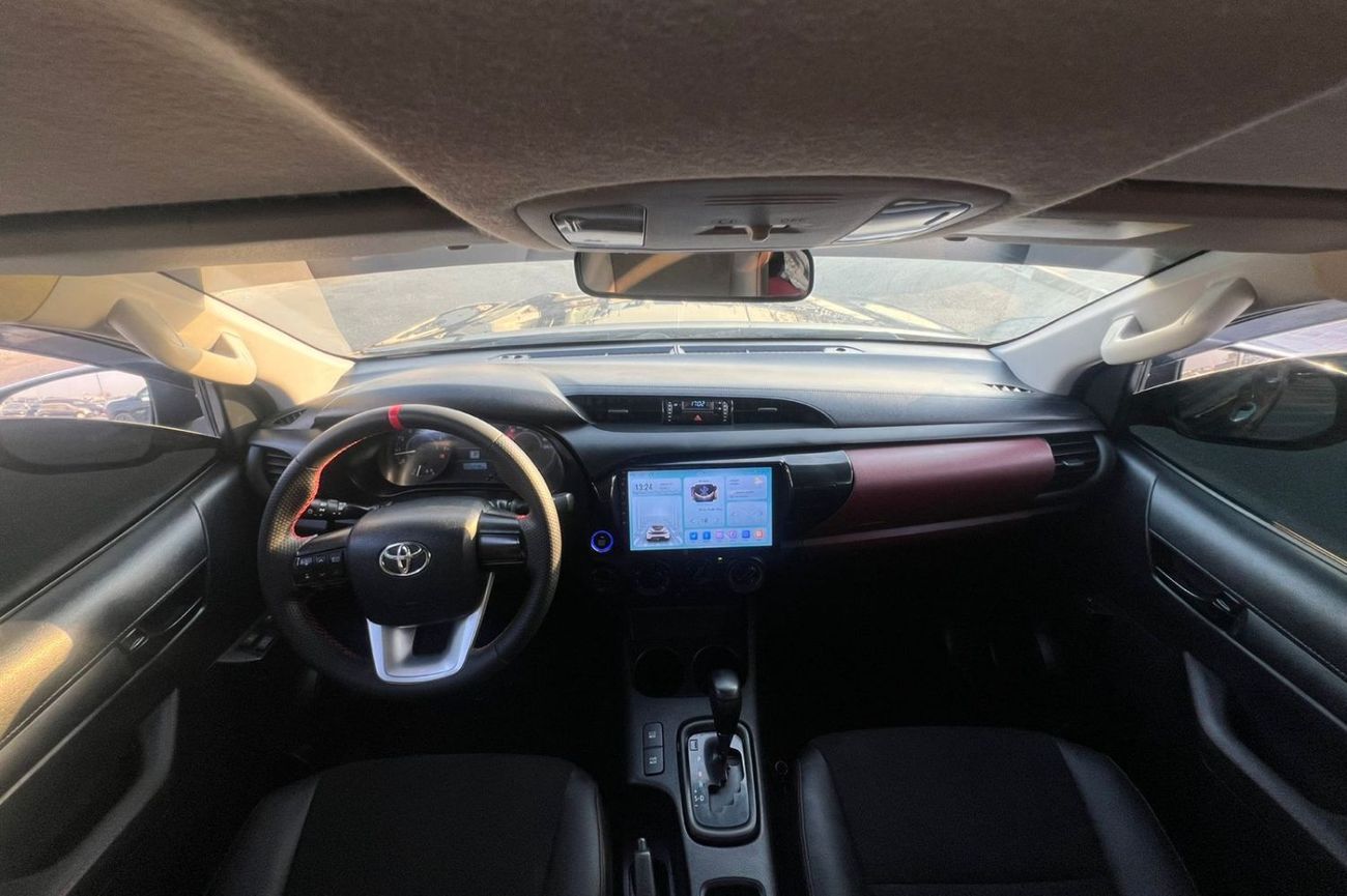 Toyota Hilux 2018 Toyota Hilux GL Black Edition Advanture Modified - 2.7L V4 - AWD 4x4- 360* CAM - Push Start - P