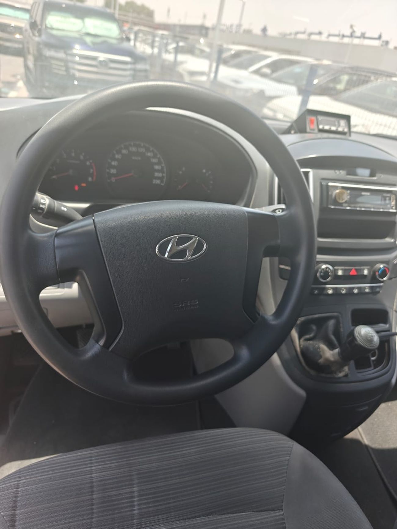 هيونداي H-1 2.4L PETROL 6 SEATER MANUAL TRANSMISSION