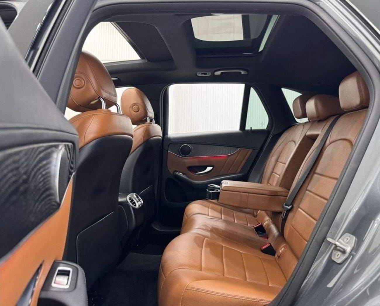 Mercedes-Benz GLC 200 Std 2.0L 2021 Mercedes Benz GLC200 AMG, 2025 Mercedes Warranty, Full Mercedes Service History, GCC