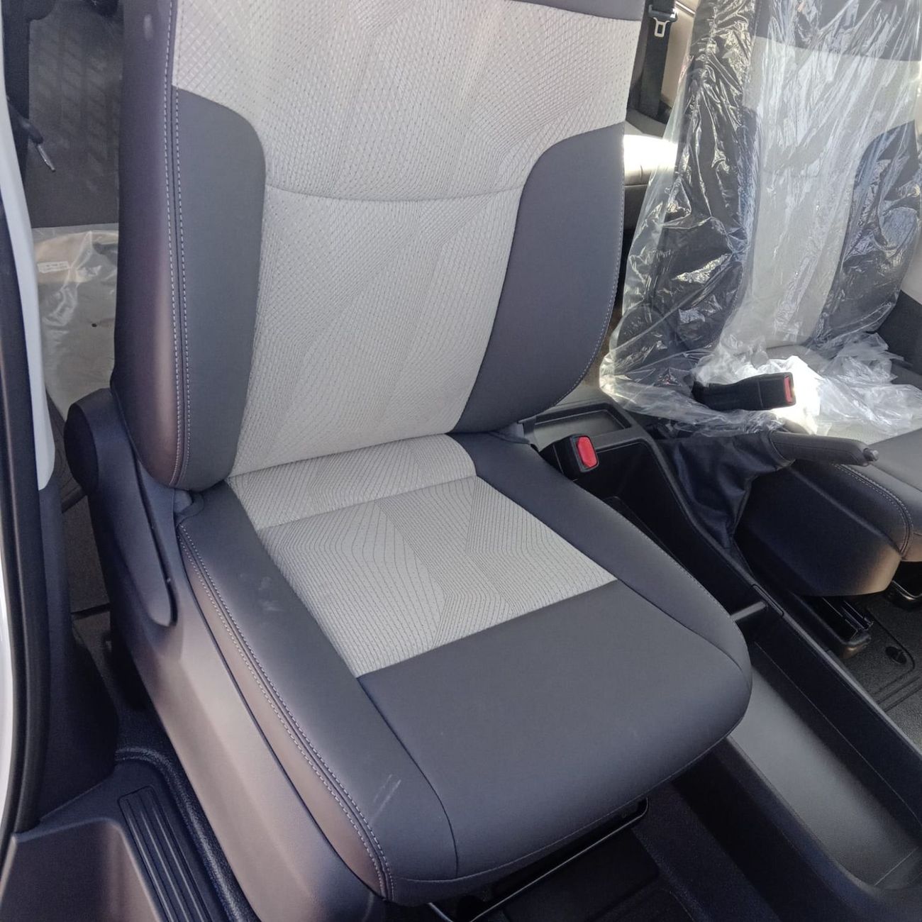 Toyota Hiace Toyota Hiace AT 2026