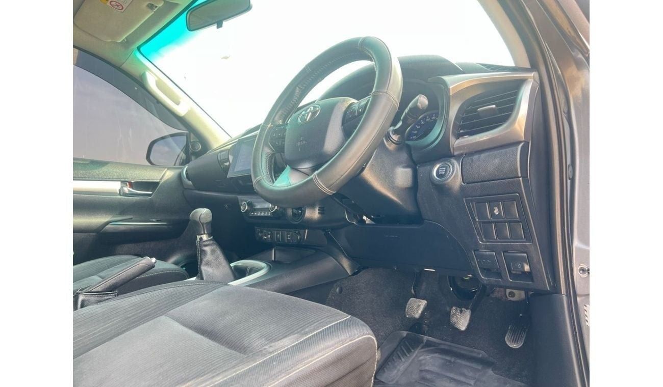 Toyota Hilux diesel 2.8 liter manual gear right hand push button start back camera