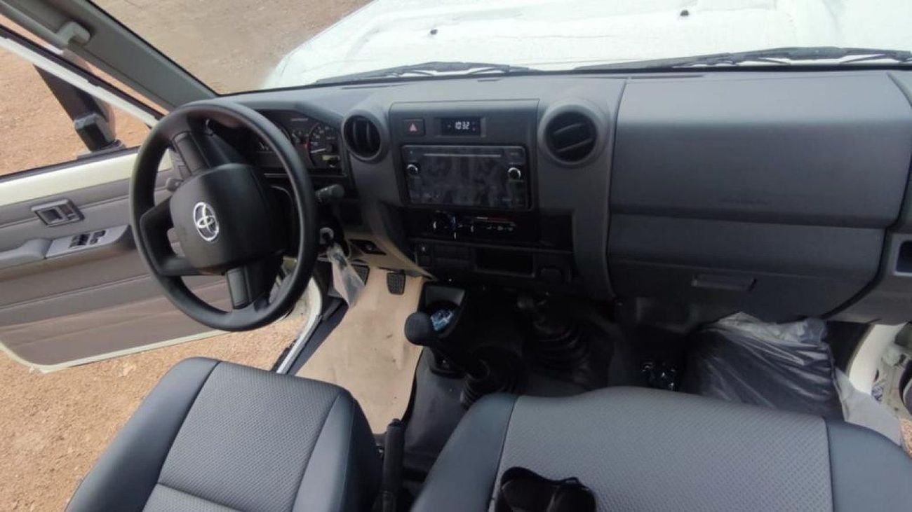 تويوتا لاند كروزر بيك آب TOYOTA LAND CRUISER PICK UP 4.2L SC-2025
