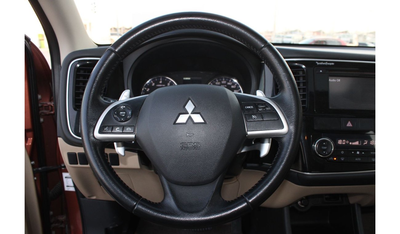 Mitsubishi Outlander Mitsubishi Outlander 2014 6 cylinder full option GCC in excellent condition without accidents, very