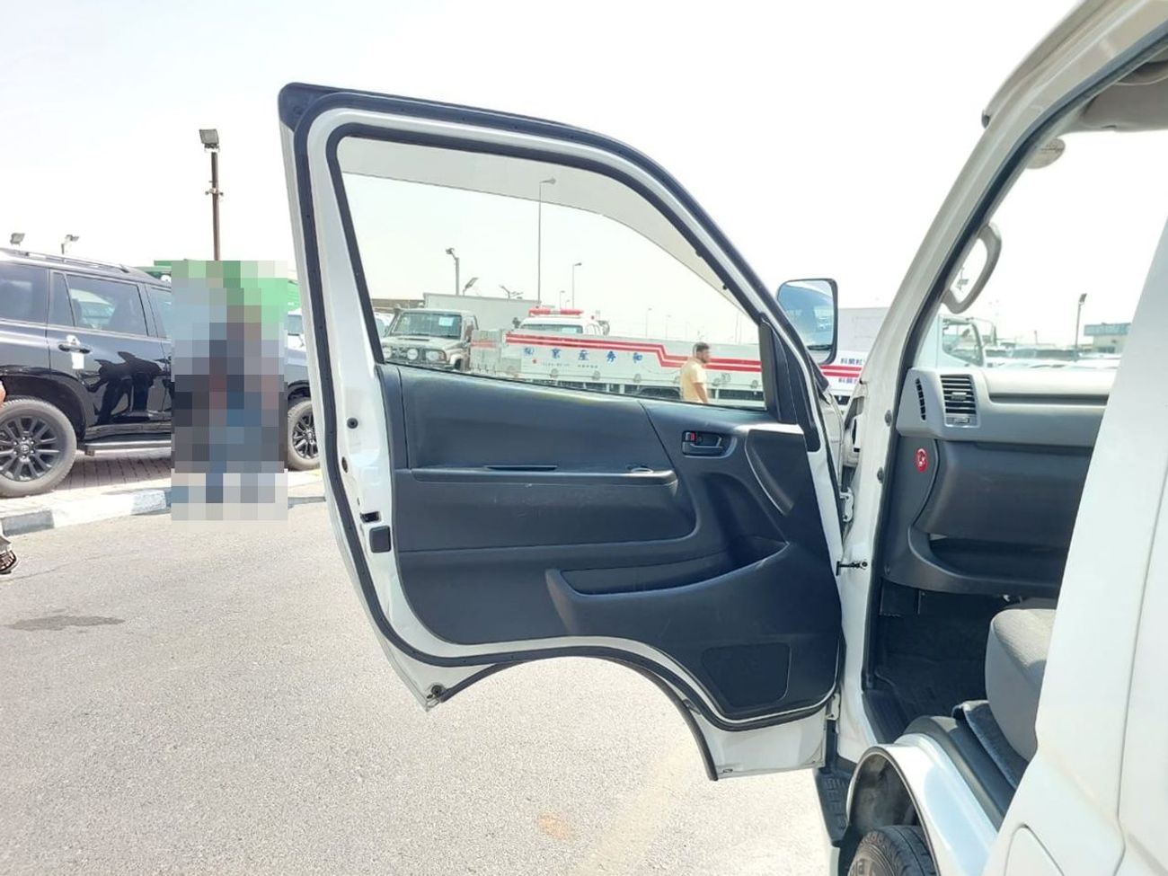 Toyota Hiace TOYOTA HIACE COMMUTER VAN 2013 RHD 3.0 L DIESEL AUTOMATIC (PM63050)