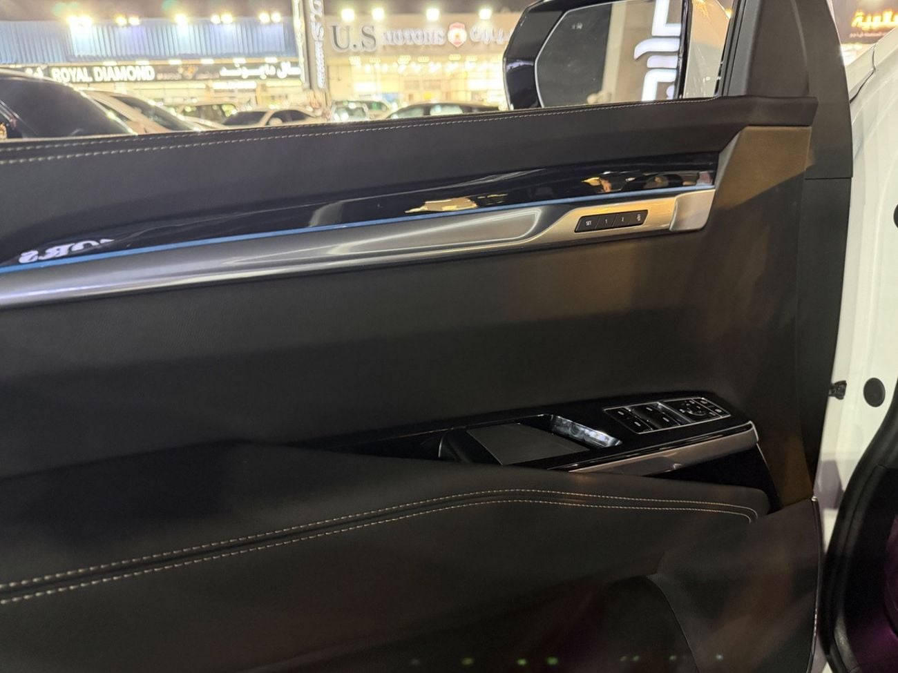 Cadillac Escalade LUXURY