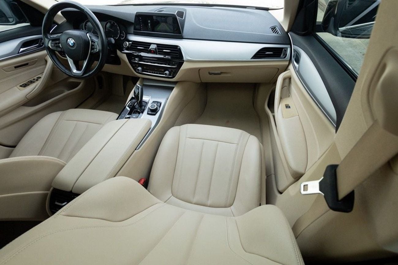 BMW 520i Std 2.0L BMW 5 Series 520 2019 GCC specs for 1,249.00 AED monthly