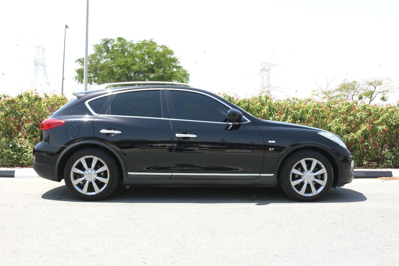 إنفينيتي QX50 لاكجري Infiniti QX50 Gcc Model 2015 Full Options
