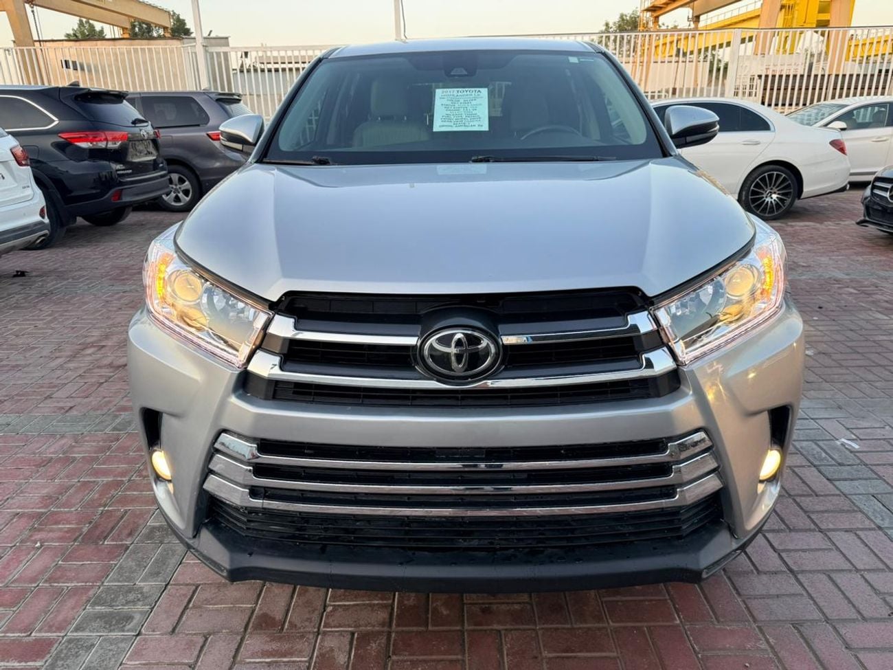 Toyota Highlander 2017 TOYOTA HIGHLANDER LE SILVER  READY 5TDZZRFH7HS209940