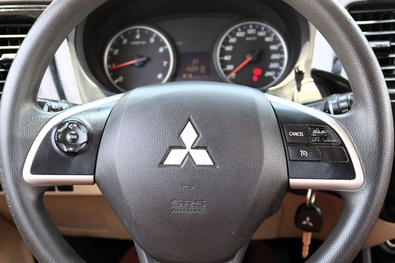 ميتسوبيشي آوتلاندر GLX Basic 2.4L (7 Seater)