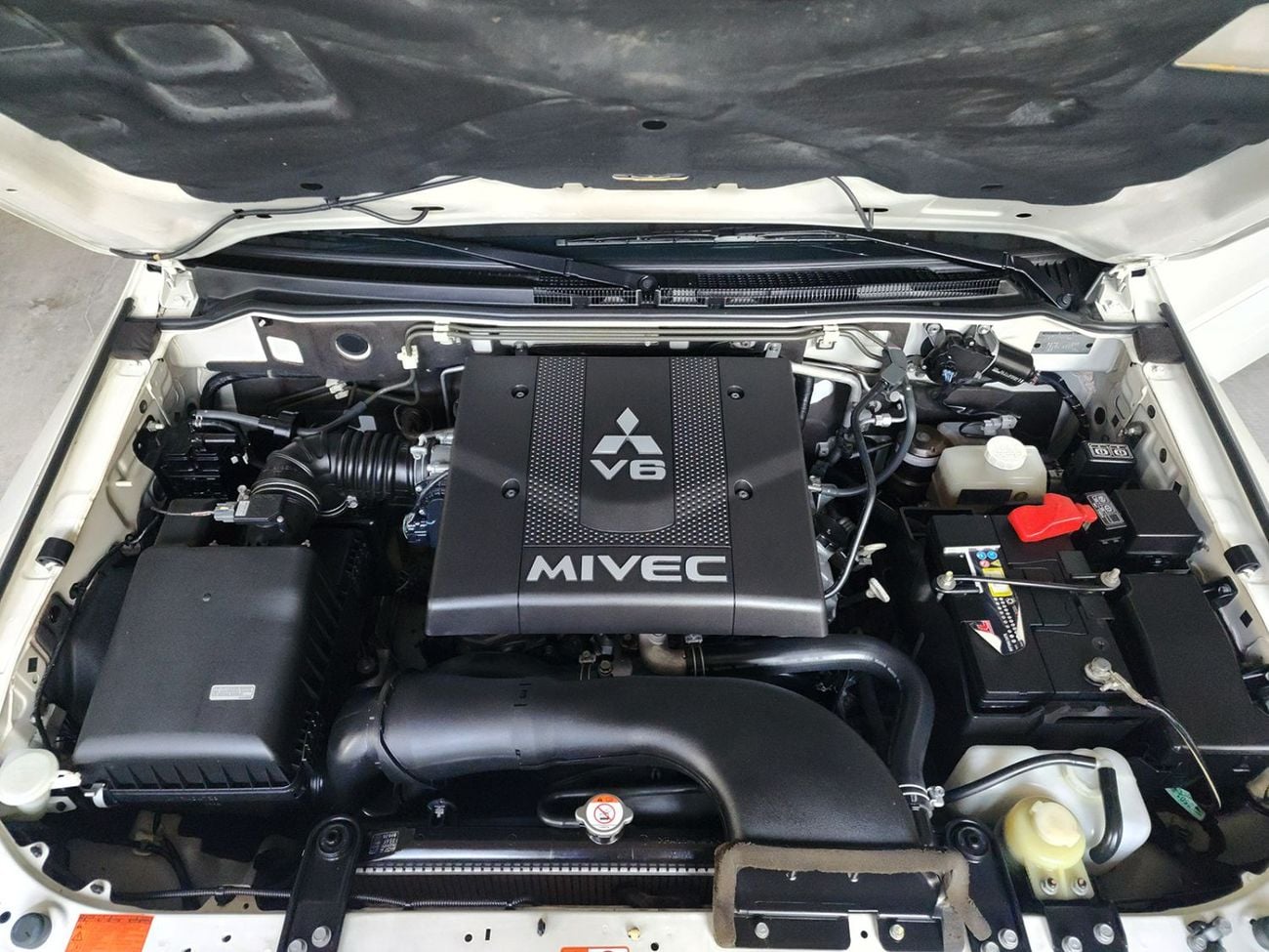 Mitsubishi Pajero GLS HIGHLINE V6 3.8 3 Door