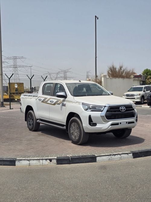 Toyota Hilux Hilux • 2.4L • Diesel • Automatic • Full • With Diff Lock