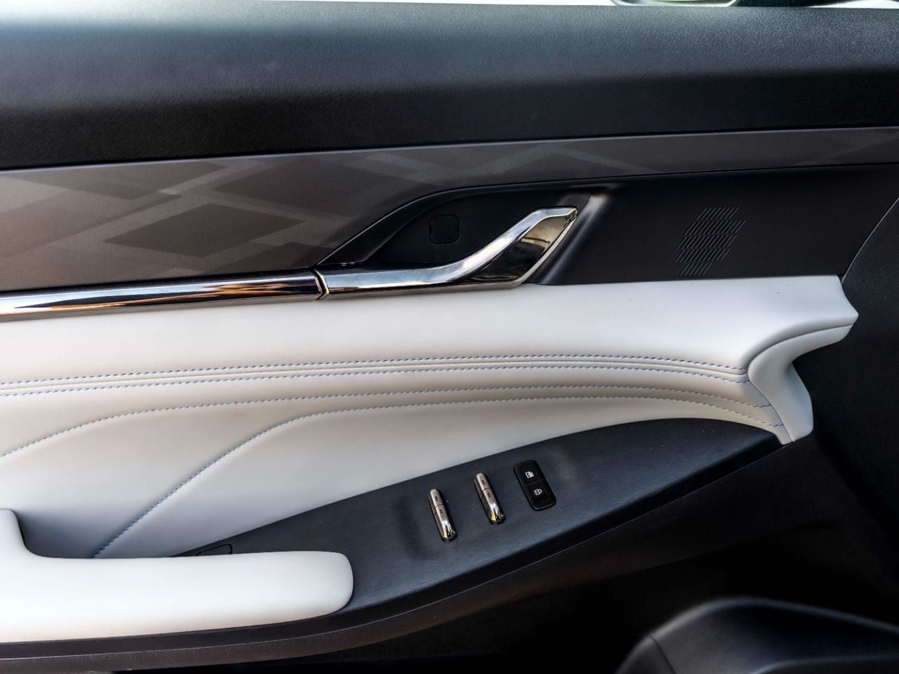 Mercedes-Benz EQS 580 SUV 1