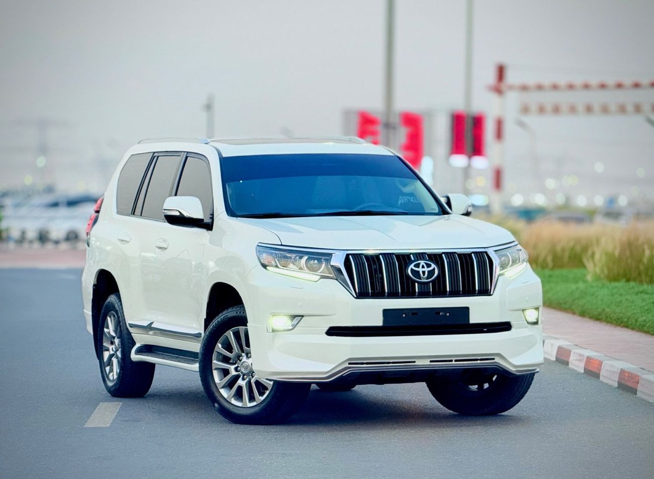 تويوتا برادو 2019 VXR V6 4.0L GCC Specification In Excellent Condition