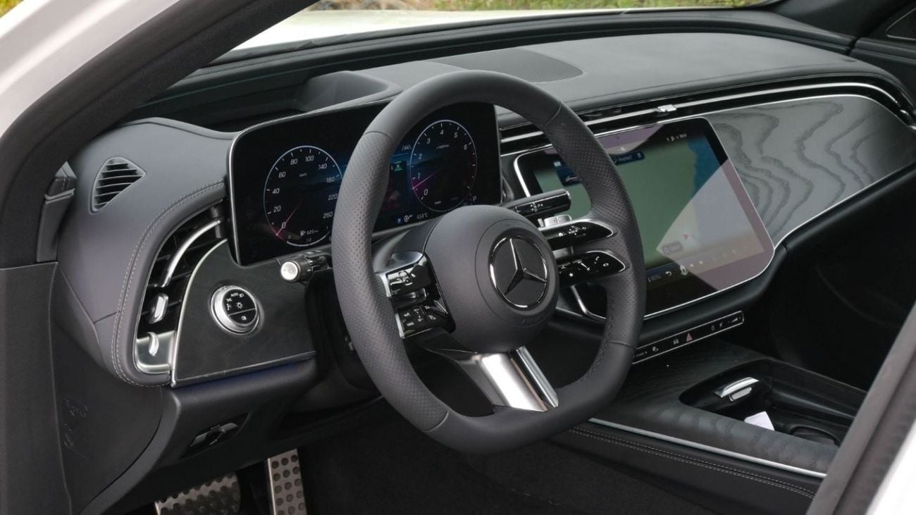 مرسيدس بنز E200 Mercedes Benz E200 AMG 2.0L | Night PAckage |  HUD | 2024 Brand New