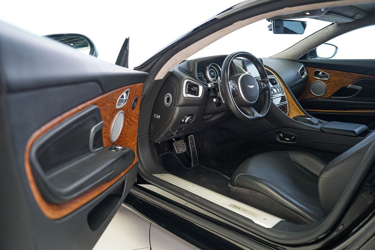 Aston Martin DB11 Std 4.0L