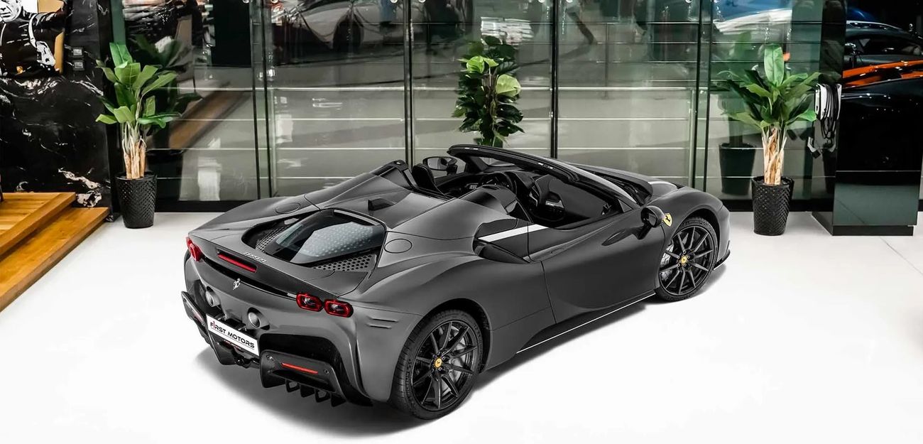فيراري SF90 سبيدر 4.0L V8 Twin-Turbocharged Engine + eMotor