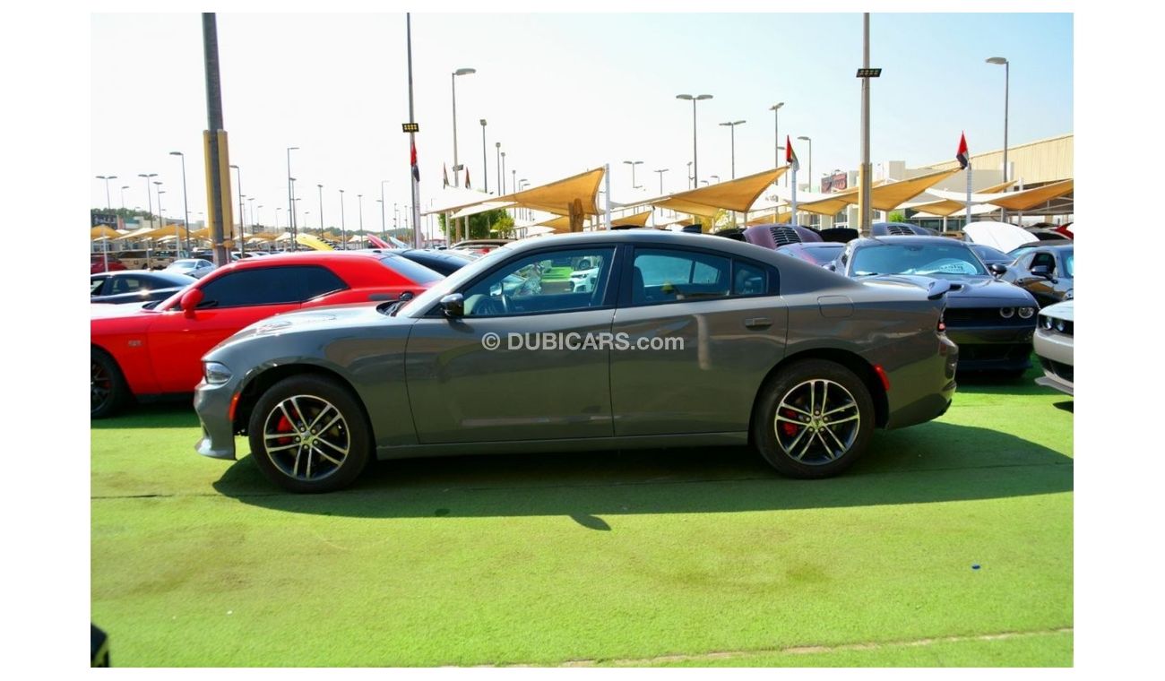 Dodge Charger SXT Plus The base engine is a 3.6-liter V6 with 292 horsepower and 352 Nm of torque. The engine is s