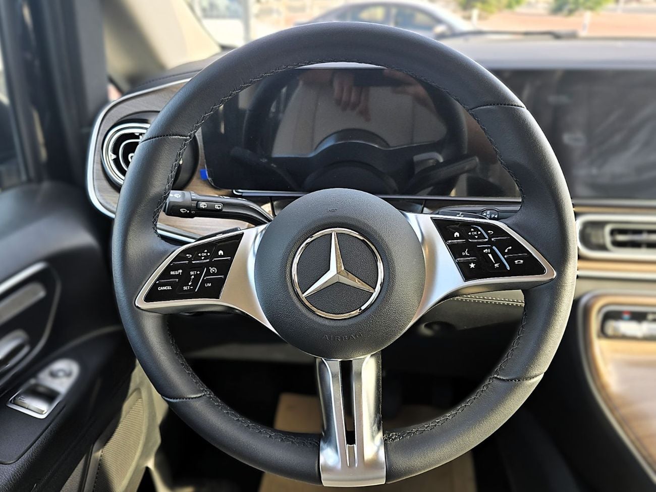 مرسيدس بنز فيتو Mercedes-Benz Vition o Bussines Edit 2.0l 9 Seats black color 2025 model
