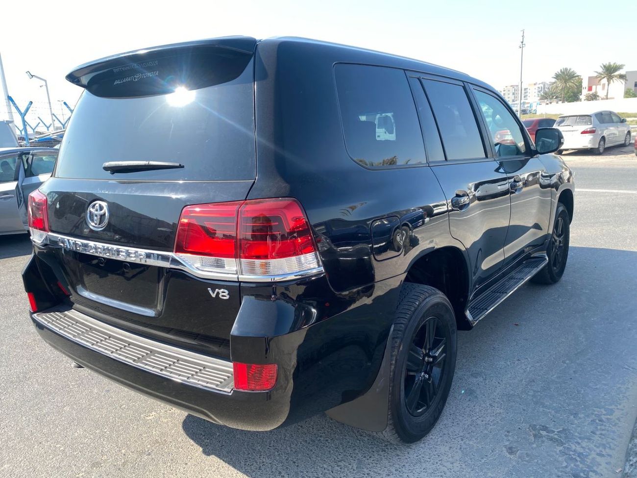 Toyota Land Cruiser VX RHD 1VD-FTV 4.5L V8 Twin Turbo Diesel Engine Automatic Gear 4WD 8 Seats 5 Doors