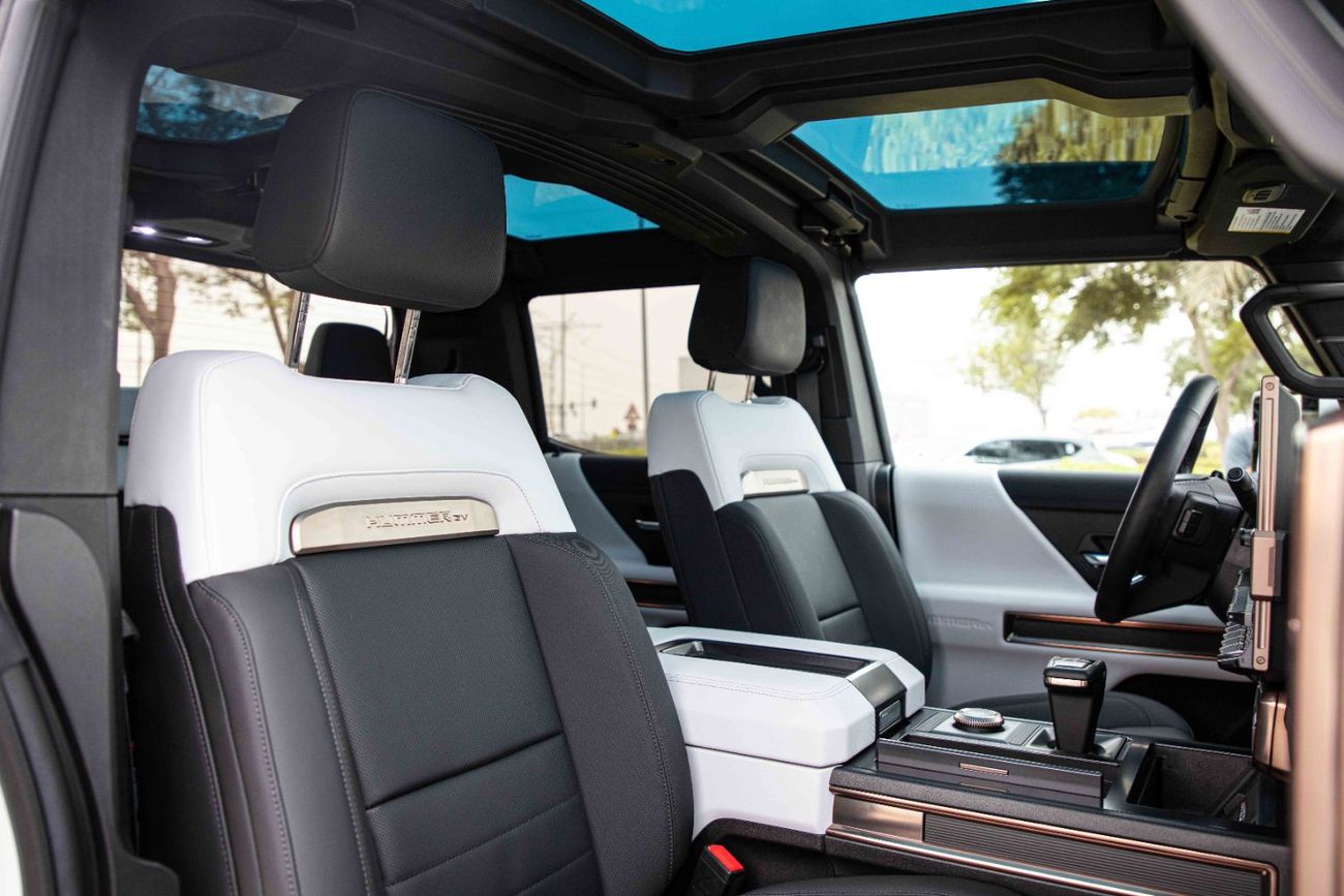 GMC Hummer EV Pick Up Edition1 - White inside Black & White | Export Only