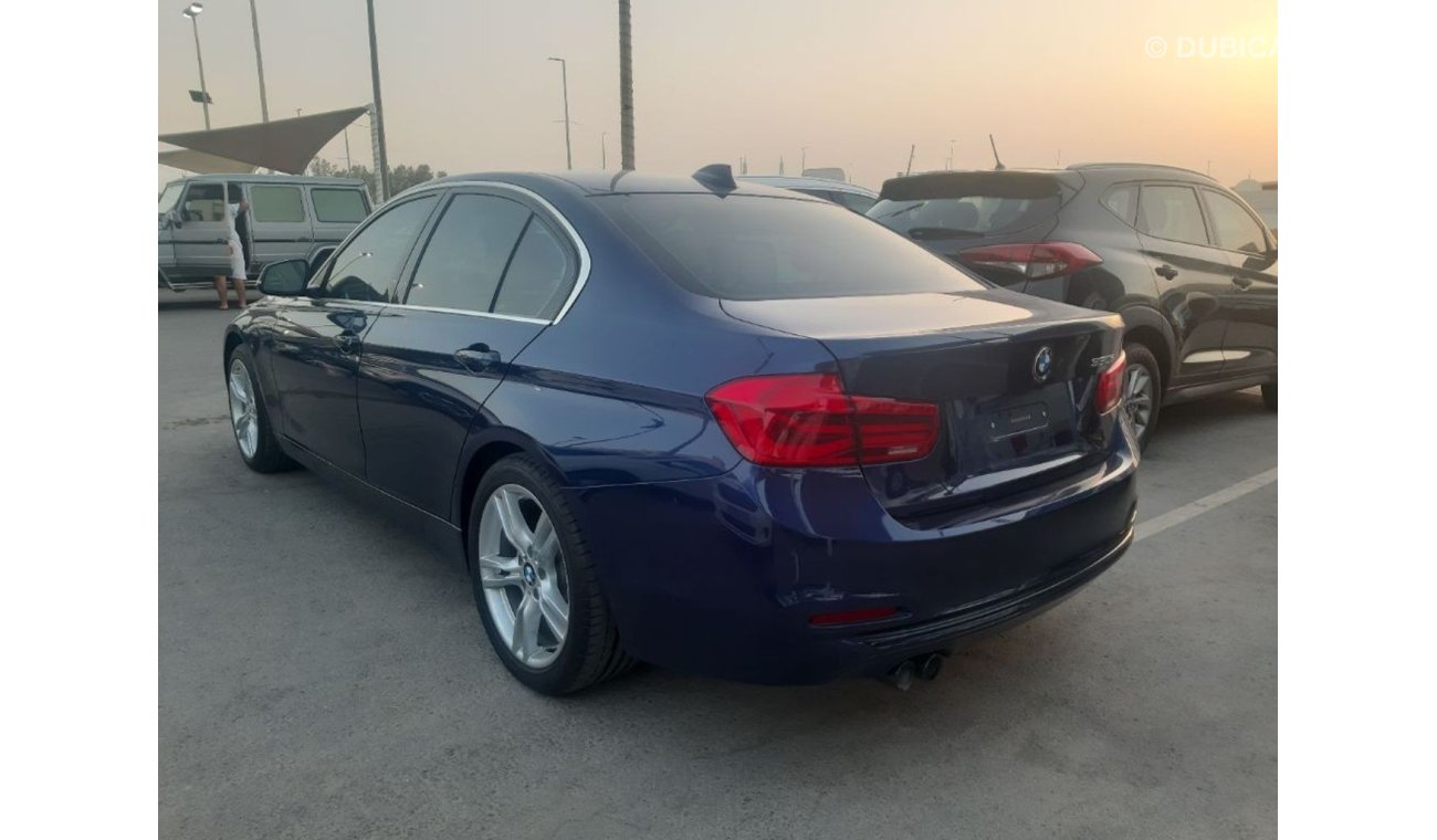 BMW 330i الامارات الشارقة سوق الحراج