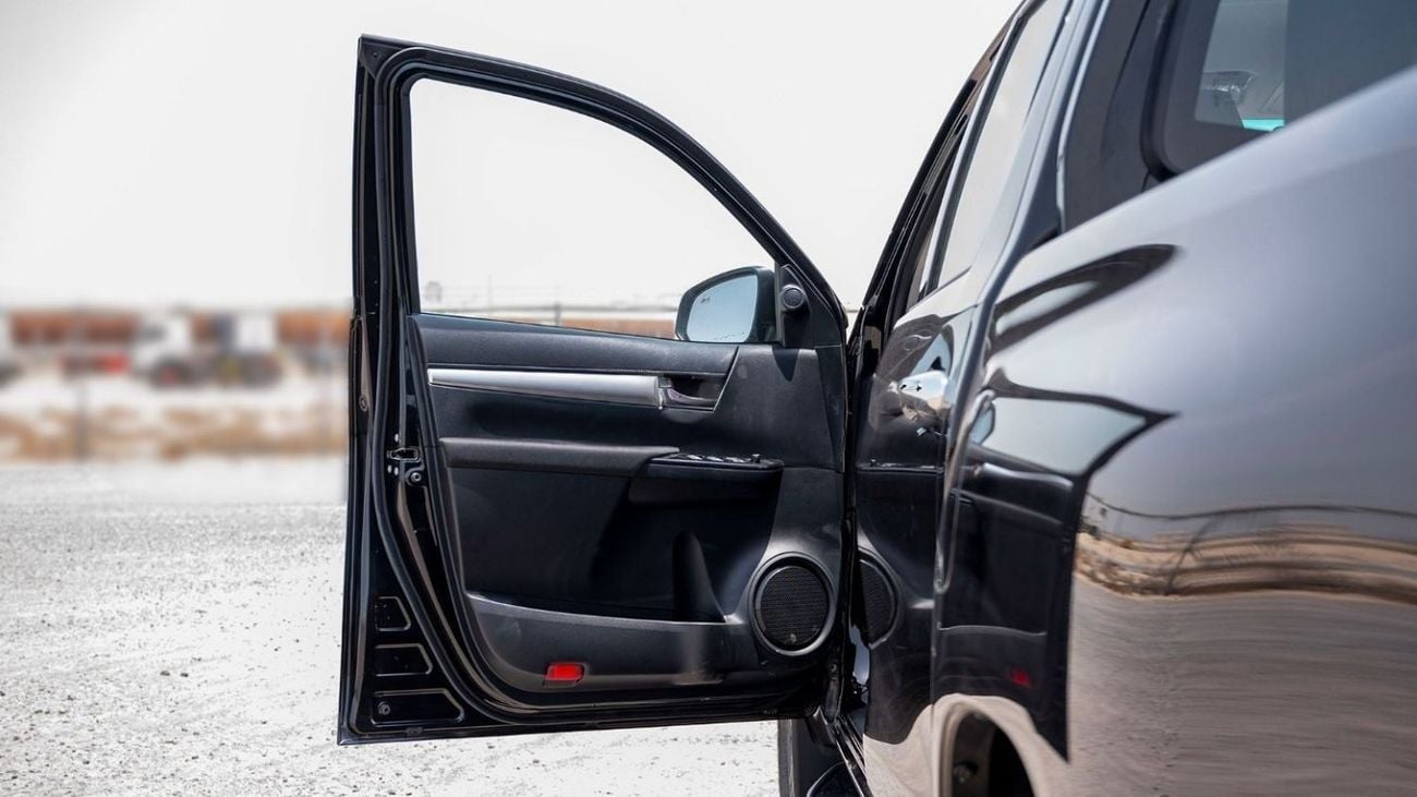 تويوتا هيلوكس TOYOTA HILUX DC 2.4D AT 4X4 MY2024 – BLACK