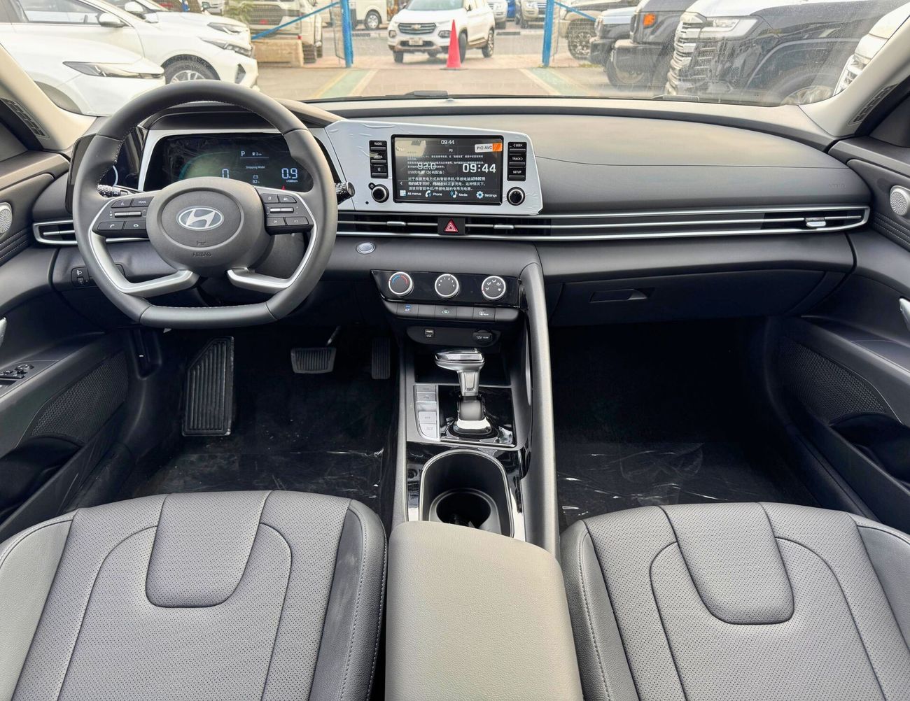 هيونداي إلانترا ELITE | 1.5L PETROL | SUNROOF WITH LEATHER | CHINESE SPCES (CODE# ELITE)