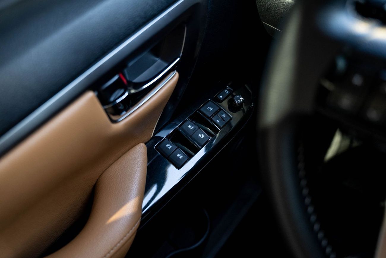 Toyota Fortuner VXR 4.0L (278 HP) VXR 2024 Agency Warranty Full Service History GCC 4.0L V6