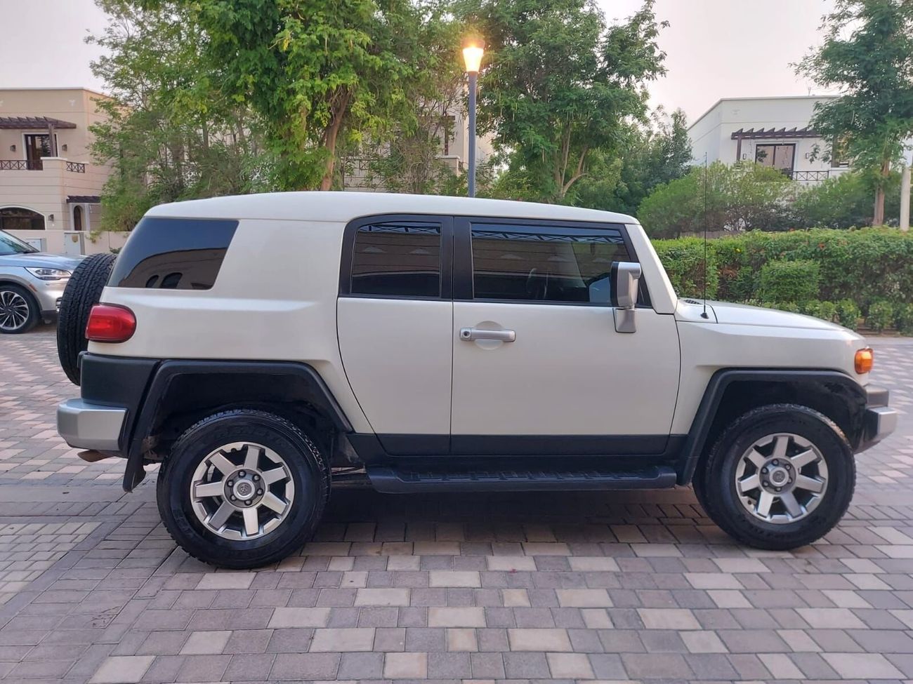 تويوتا إف جي كروزر GXR 4.0L A/T