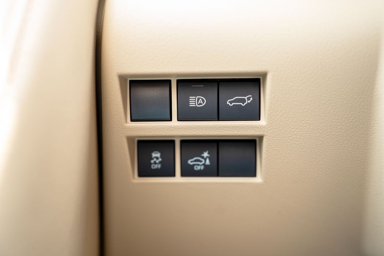 تويوتا لاند كروزر 3.5T VXR Hybrid