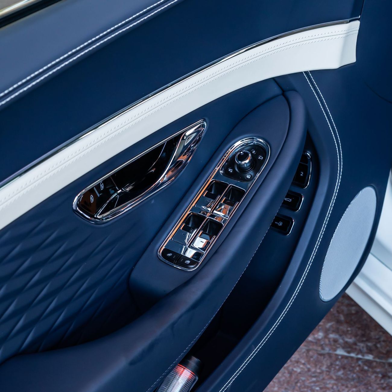 بنتلي كونتيننتال جي تي AZURE 2026 BENTLEY GT V8 DONE ONLY 4000KM