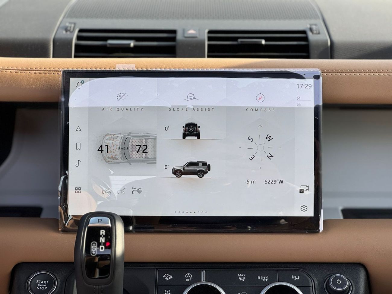 لاند روفر ديفندر Land Rover Defender P400 X-Dynamic SE 2025 2DOORS