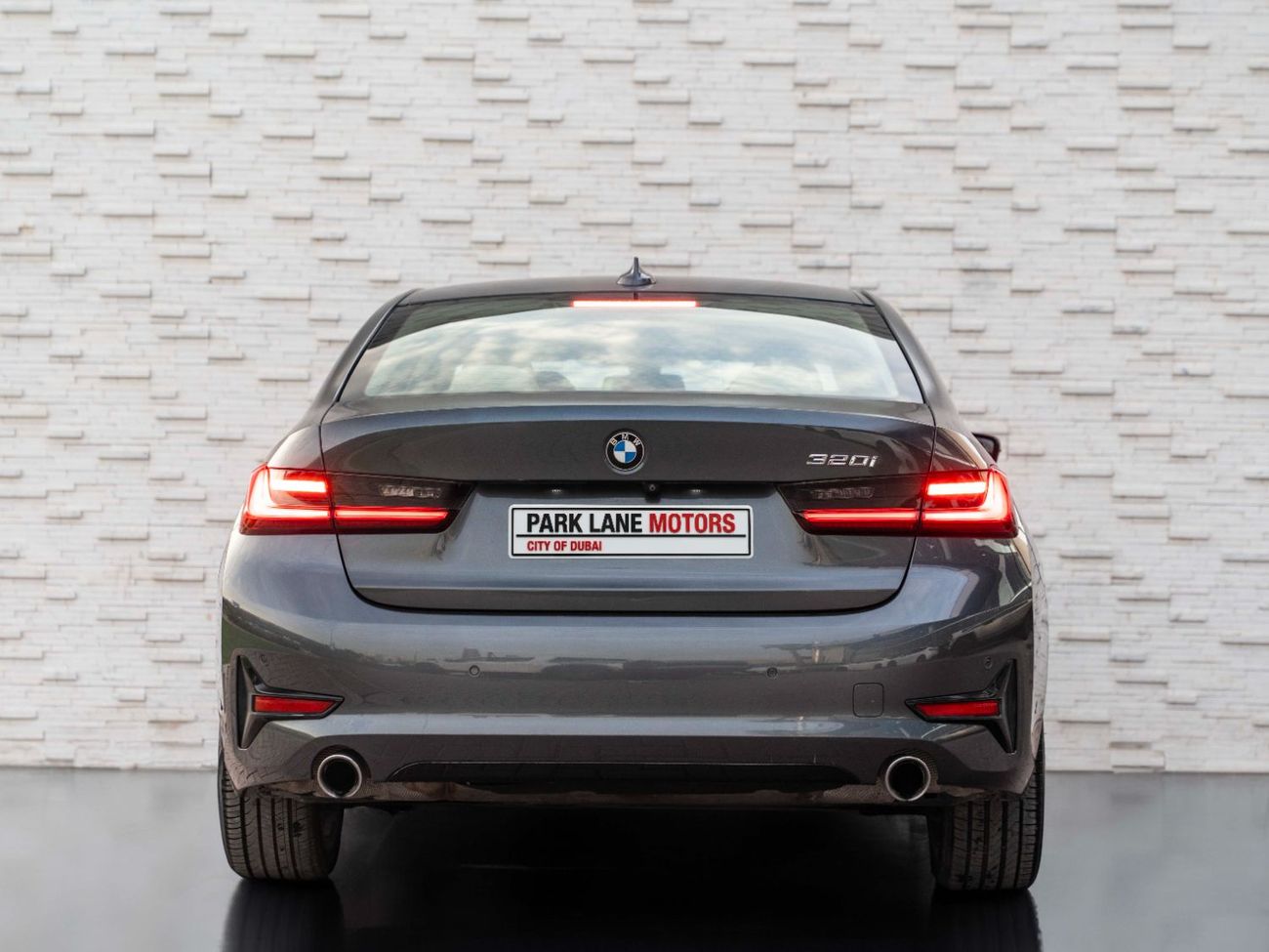 BMW 320i Executive 2.0L