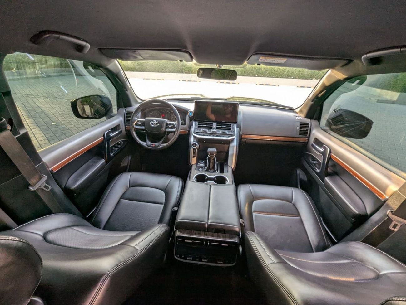 تويوتا لاند كروزر Toyota landcruise 2021Model 4.0L v6 GXR petrol Engine Colour Black push start Transmission Automatic