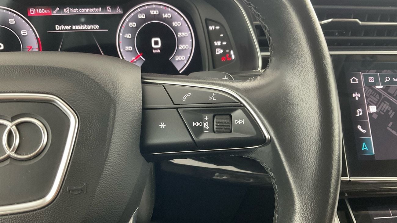 أودي Q7 55 TFSI quattro S-Line | upto AED 20,000 Ramadan Discount | شامل الضمان | 0 ﺪﻔﻋﺓ ﺃﻮﻟﻯ