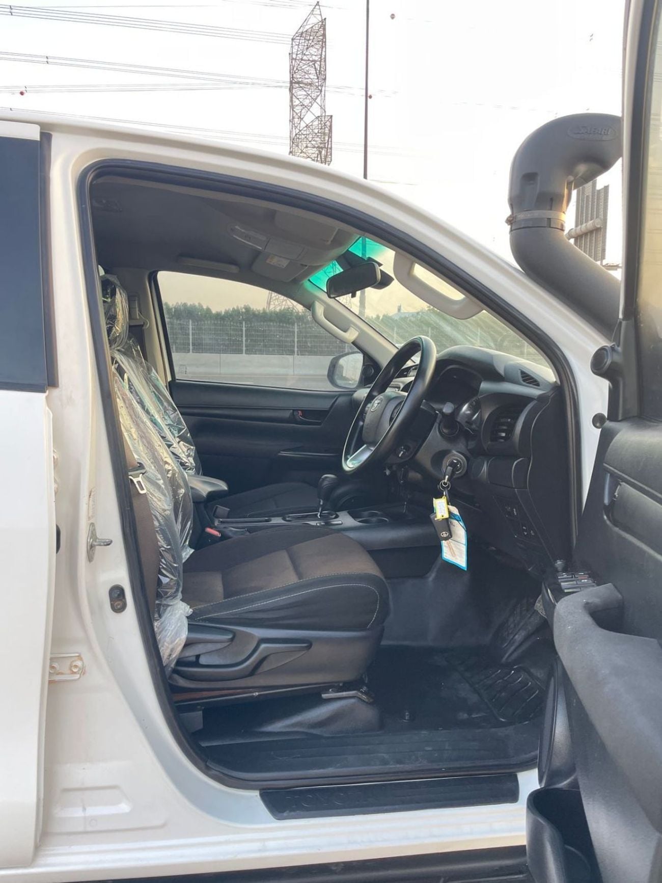 Toyota Hilux GLX diesel 2800 cc ,automatic gear ,right hand drive ,for export only
