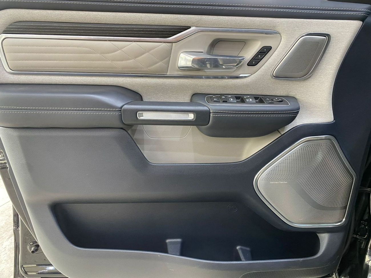 رام 1500 Dodge Ram Limited | Low mileage