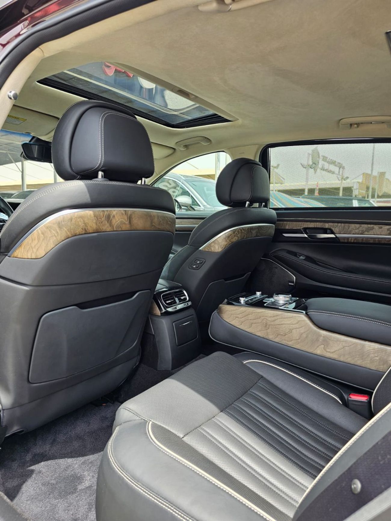 Genesis G90 Platinum 3.3L RWD