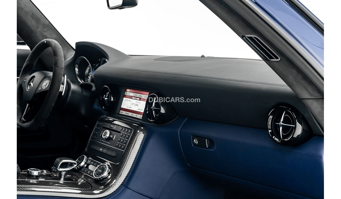 مرسيدس بنز SLS AMG 6.3L V8 Naturally Aspirated Engine