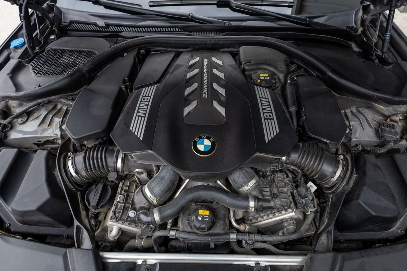 بي أم دبليو M550i