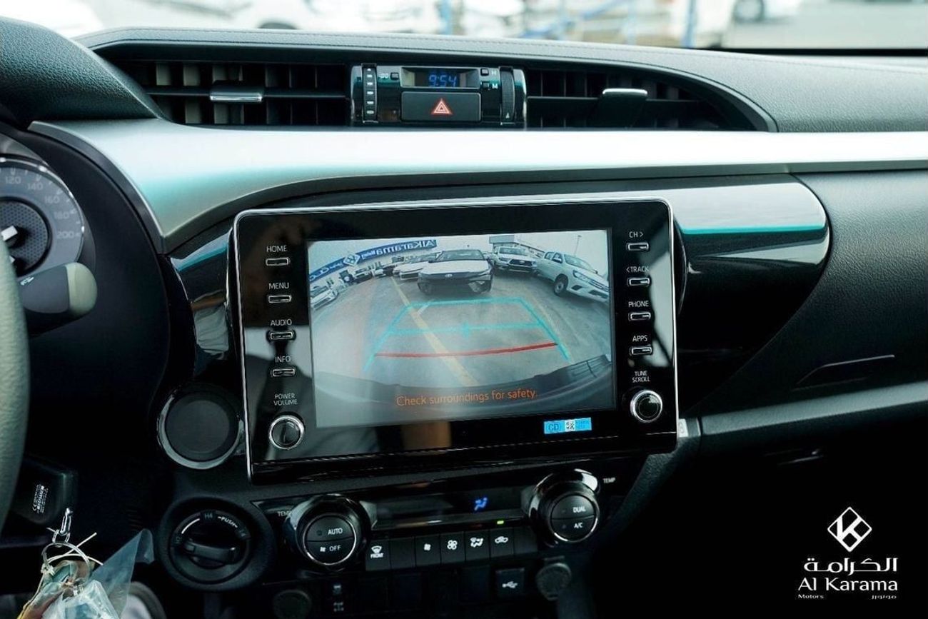 تويوتا هيلوكس 2.4L | SR5 | Manual Drive | 4x4 | Grey Interior