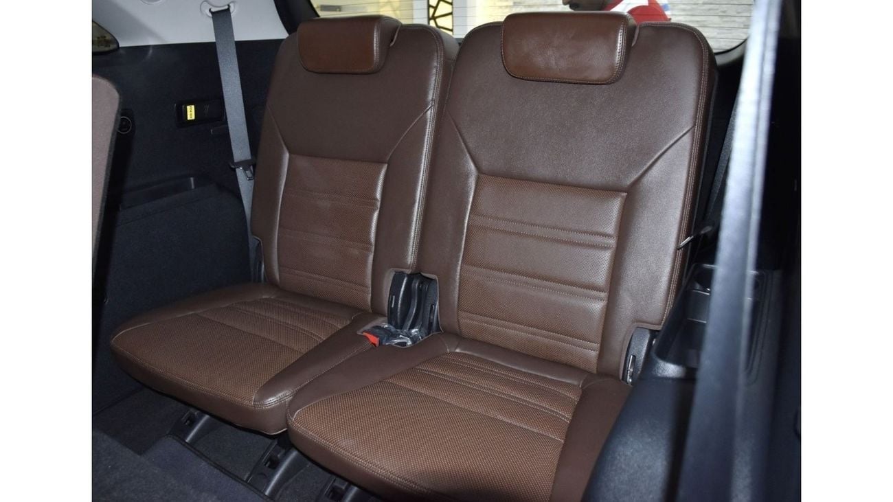 Kia Sorento EXCELLENT DEAL for our KIA Sorento AWD V6 ( 2020 Model ) in Black Color GCC Specs